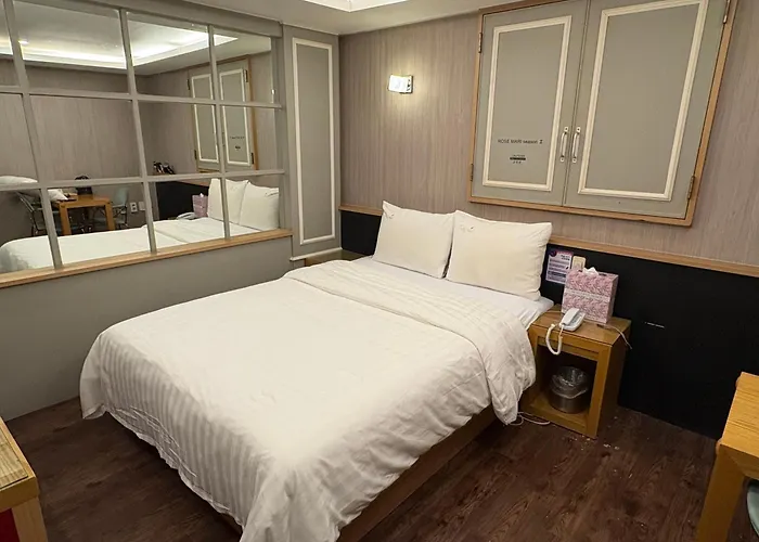 Rosemari Hotel *
